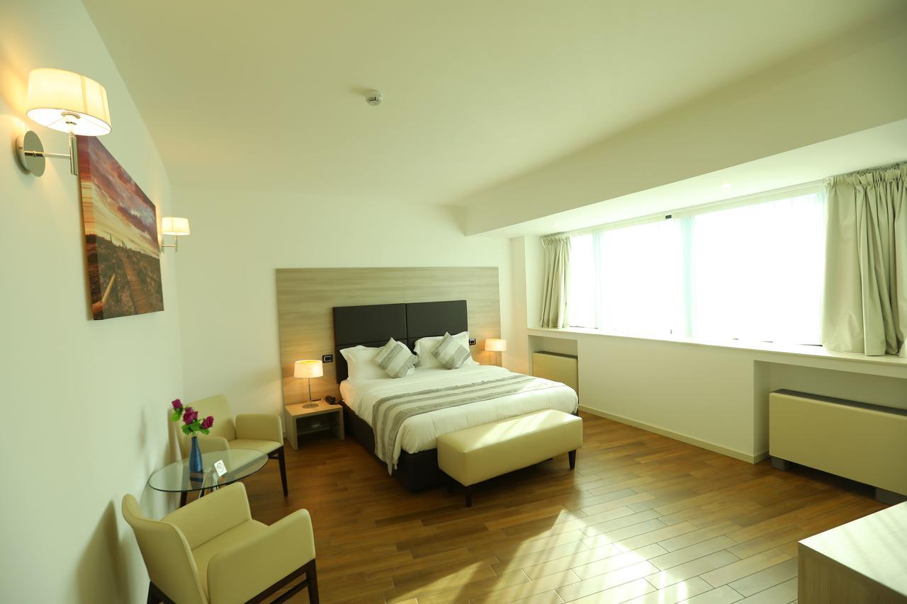 Hotel Nuvola ปาล์มเดดเซิร์ท ภายนอก รูปภาพ